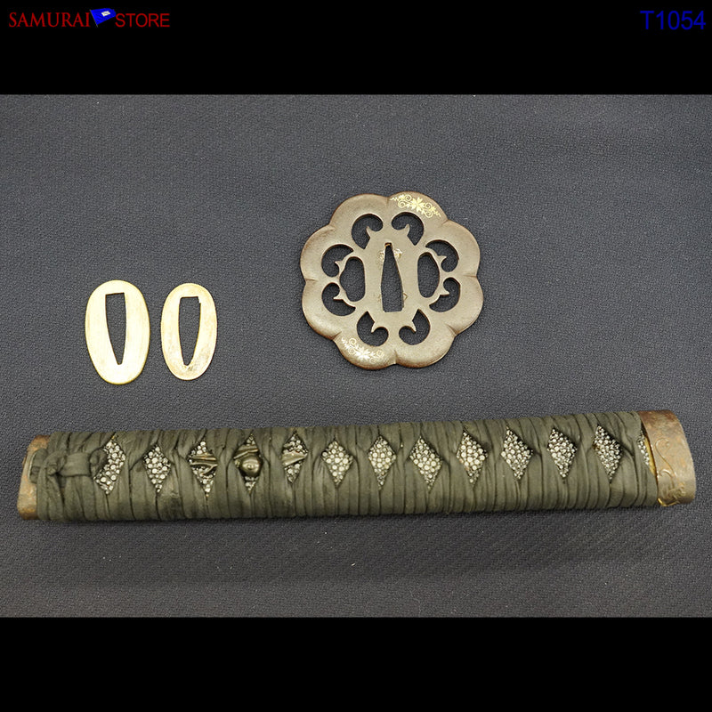 T1054 Katana Sword TOSHIHIDE - Antique w/ Ornate Mountings - SAMURAI STORE